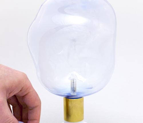 Blow Lamp, la plastica incontra il design e diventa lampada