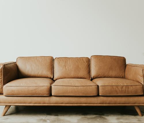 Come scegliere il miglior divano in pelle economico