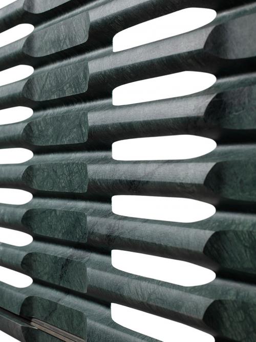 Dividere con materia e luce: la parete divisoria modulare in marmo Iride (Collezione Diaframmi) di Lithos Design