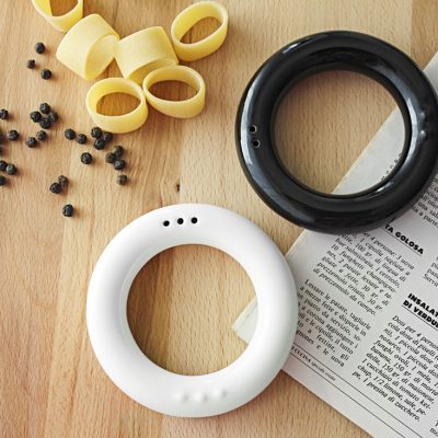 FelFel_Black-White-Glossy_LaylaMehdiPour_01