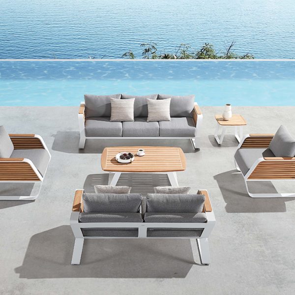 HigoldMilano_Wingcollection_01.jpg