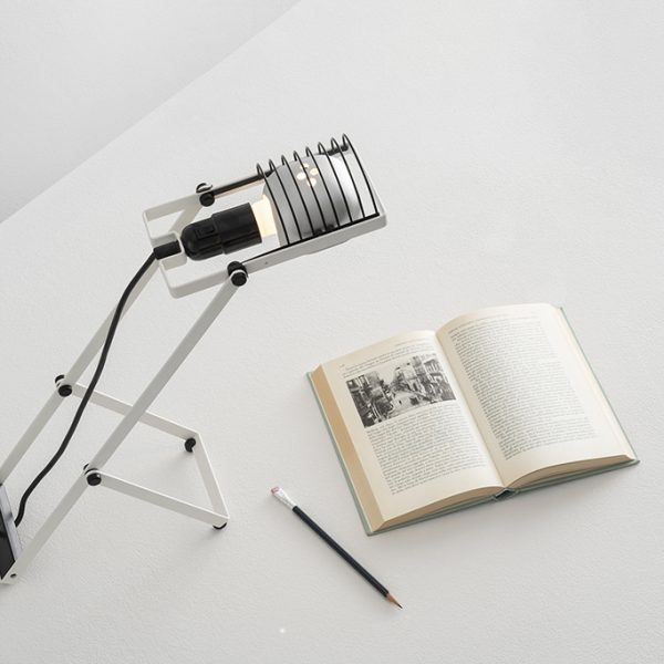 TIDarticles_Artemide_Sintesi table lamp by Ernesto Gismondi_02